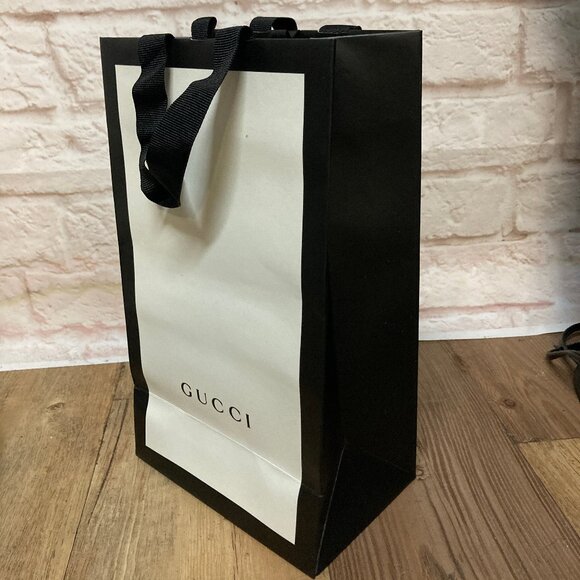 Gucci Black & White Paper Gift Bag 6.5 x 11.5 x 4.25 Inch with Handle and Ribbon - Picture 4 of 5
